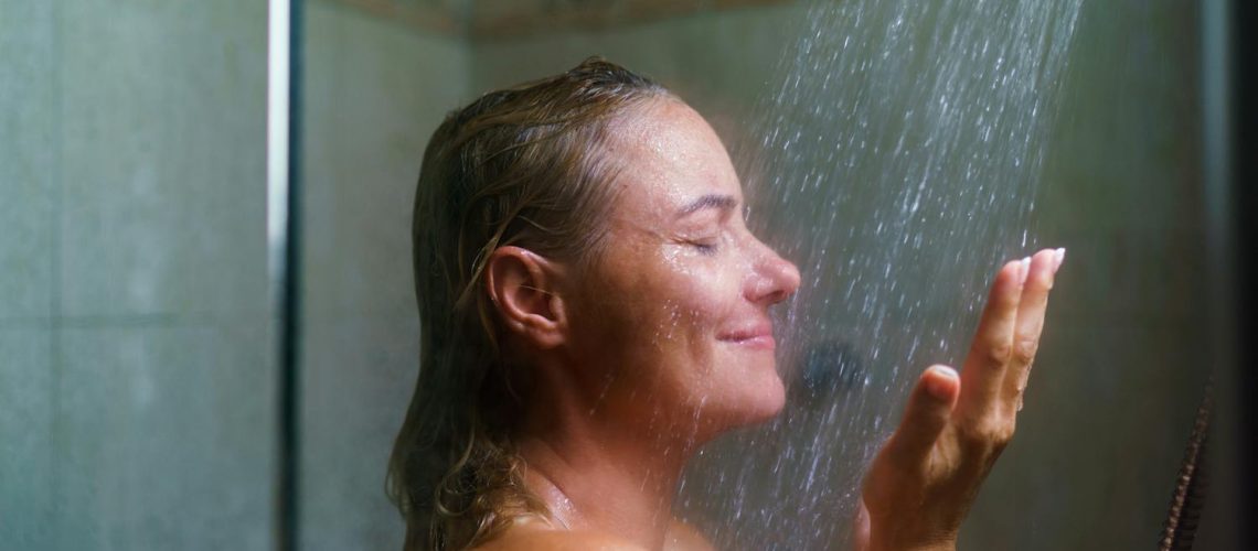 Hypertension artérielle : peut-on prendre une douche froide sans risque ?