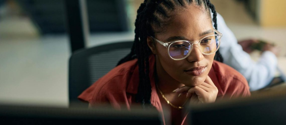 Ampoules et écrans LED : comment se protéger de la lumière bleue ?