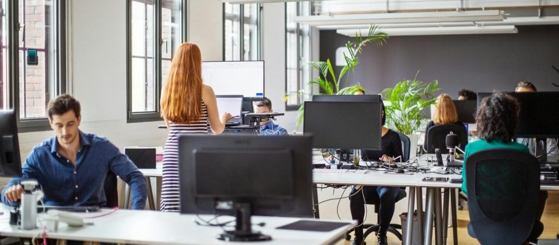 Travailler debout : est-ce vraiment meilleur pour la santé ?